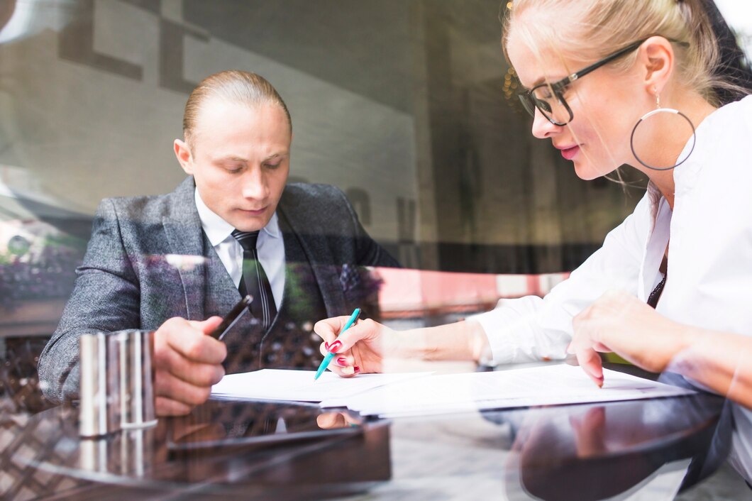 Jak wybrać odpowiedniego doradcę prawnego dla twojej firmy?